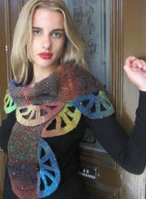 Half-Wheel Scarf